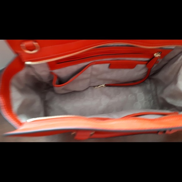 Authentic MK Selma Coral Tote Saffiano Leather - Picture 4 of 6